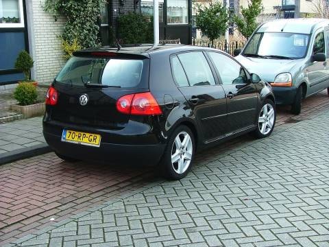 Volkswagen Golf 2.0 16V FSI Sportline (2005)