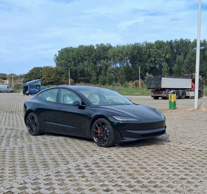 Tesla Model 3 Performance AWD (2024)