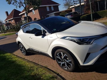 Toyota C-HR 1.8 Hybrid Bi-Tone Plus (2017)