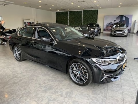 BMW 330i