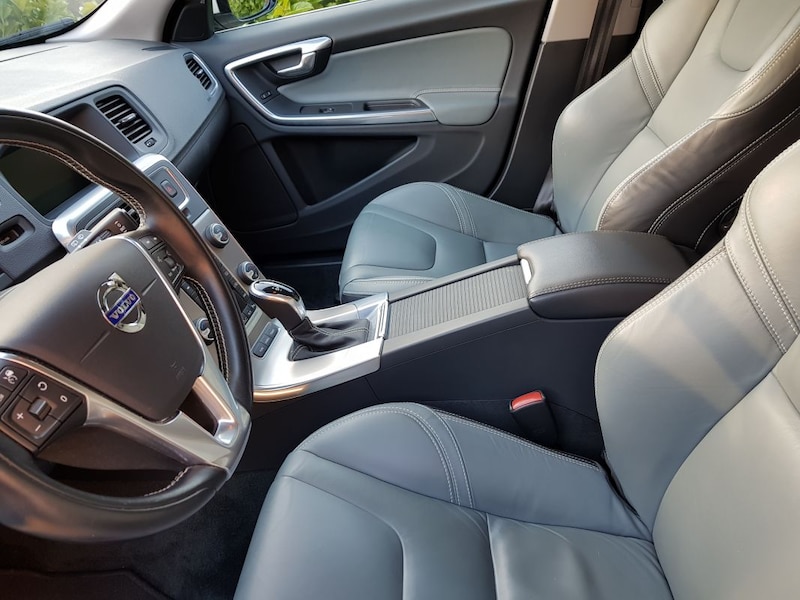 Volvo V60 D6 AWD Plugin-Hybrid Summum (2013)
