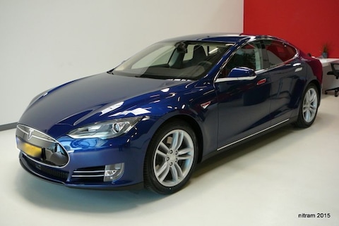 Tesla Model S 70D