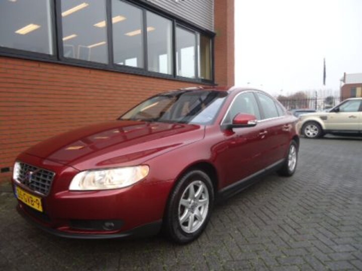 Volvo S80 2.5T Kinetic (2008)