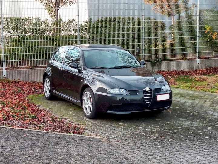 Alfa Romeo 147 3.2 V6 24V GTA (2003)