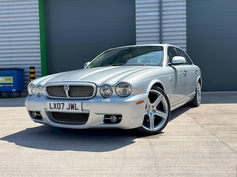 Jaguar XJ8 4.2 Sovereign LWB