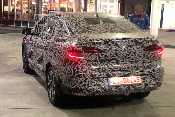 Spyshots Renault coupé-suv Arkana