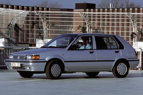 Nissan Sunny 1.6 SLX (1988)