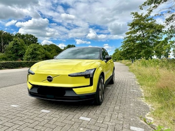 Volvo EX30 Single Motor Extended Range Ultra (2024)