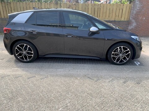 Volkswagen ID.3 58kWh 1st