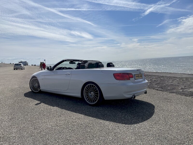 BMW 335i Cabrio High Executive (2011)