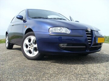 Alfa Romeo 147 1.6 T.Spark 16V Veloce Distinctive (2003)