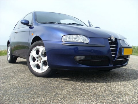 Alfa Romeo 147 1.6 T.Spark 16V Veloce Distinctive (2003)
