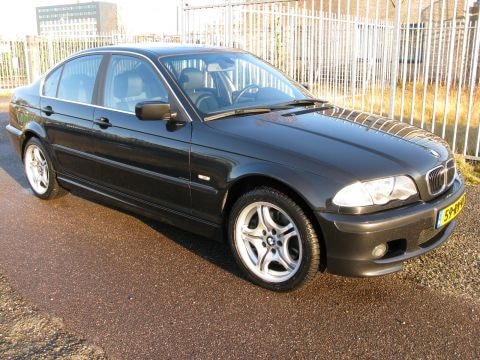 BMW 330xi Executive (2000)