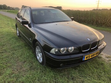 BMW 520i touring Executive (2002)