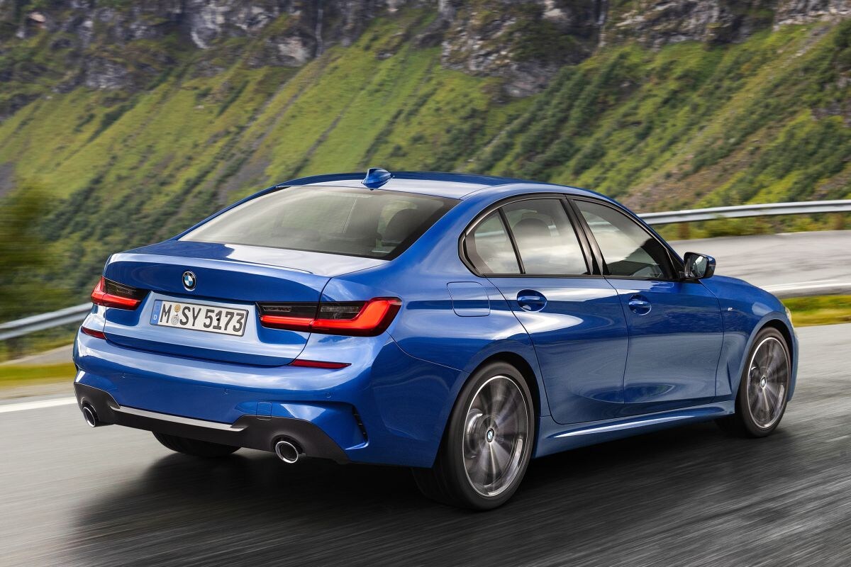 BMW 330e prijs en specificaties - AutoWeek