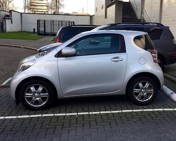 Toyota iQ 1.0 VVT-i Aspiration (2010)
