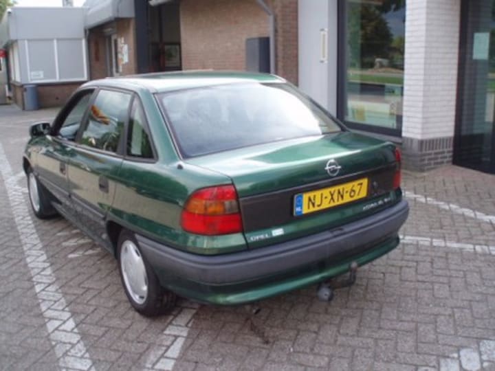 Opel Astra 1.6i-16V GL
