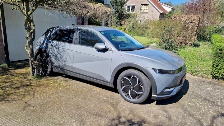 Hyundai Ioniq 5 77.4kWh Connect+ (2023)