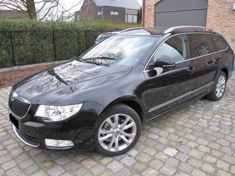 Skoda Superb Combi 2.0 TDI 140pk Elegance (2010)