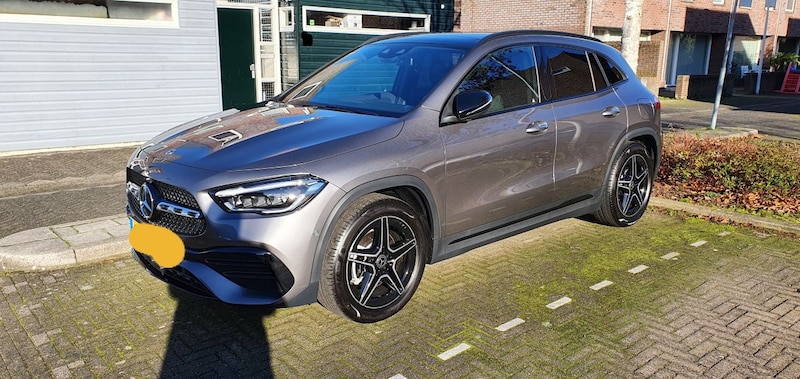 Mercedes-Benz GLA 200 Business Solution AMG (2020)