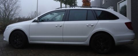 Skoda Superb Combi 1.6 TDI Greenline Comfort Bus. (2011)