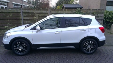 Suzuki S-Cross 1.6 High Executive (2014)