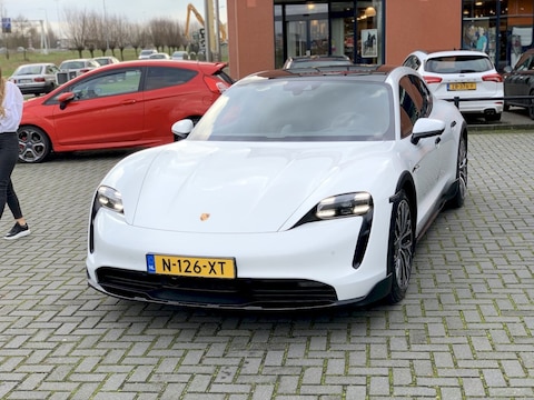 Porsche Taycan 4 Cross Turismo (2022)