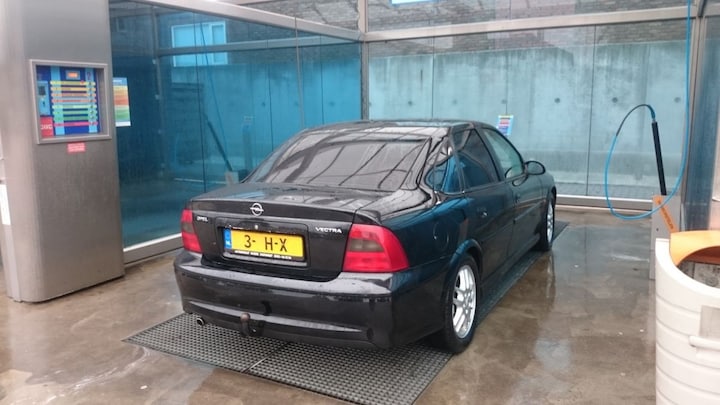 Opel Vectra 1.8i-16V Pearl Sport (2000)