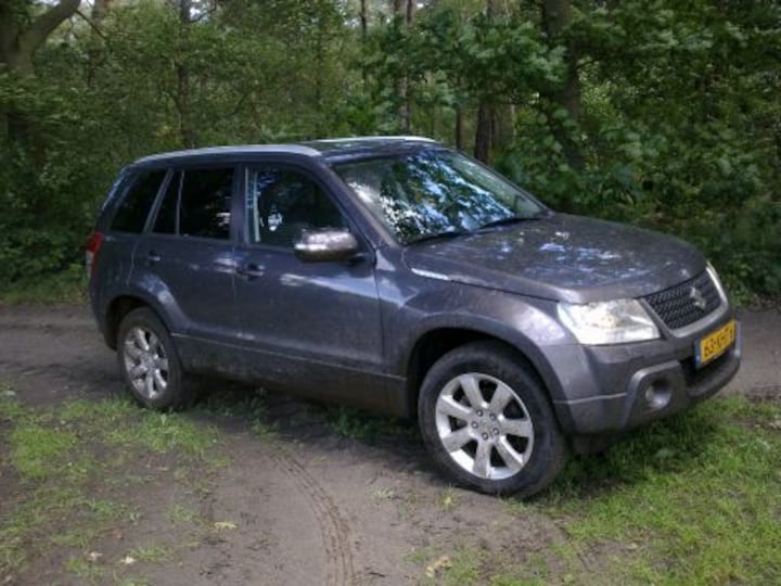Suzuki Grand Vitara 2.4 High Executive