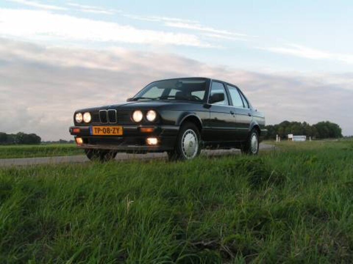 BMW 316i (1988)
