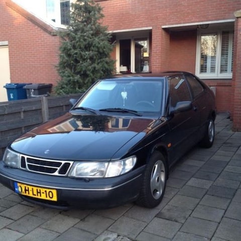 Saab 900 2.0i Coupé