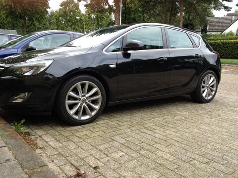 Opel Astra 1.6 Turbo Sport (2012)