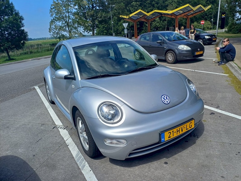 Volkswagen New Beetle 2.0 Highline (2002)