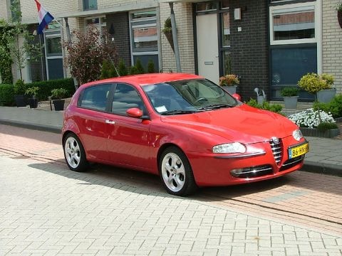 Alfa Romeo 147 1.6 T.Spark 16V Distinctive (2001)