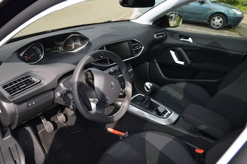 Peugeot 308 Blue Lease Premium 1.2 PureTech 130 (2015)