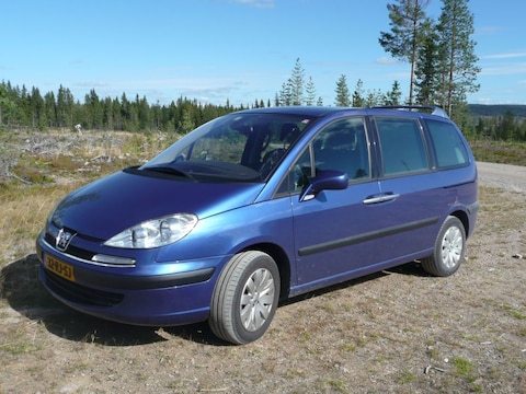 Peugeot 807 ST 2.2-16V (2005)
