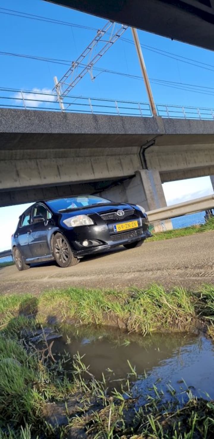 Toyota Auris (2008)