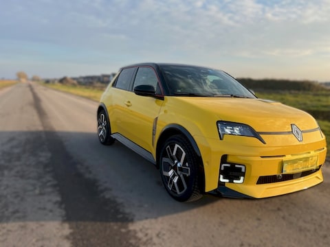 Renault 5 E-TECH comfort range iconic cinq