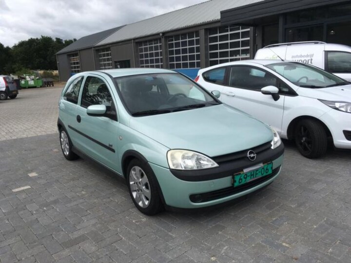 Opel Corsa 1.4-16V Sport (2001)