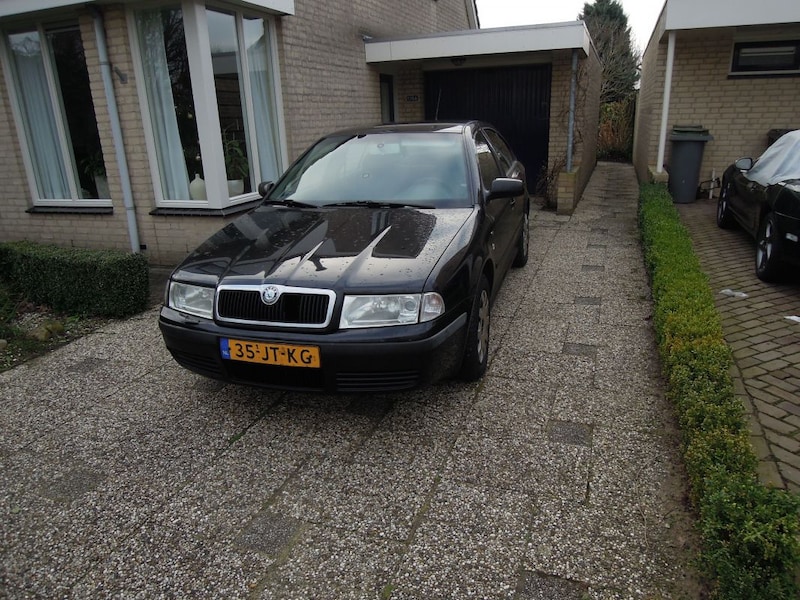 Skoda Octavia 1.6 Comfort (2002)