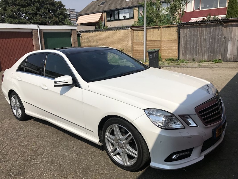 Mercedes-Benz E 200 CGI BlueEFFICIENCY Avantgarde (2011)
