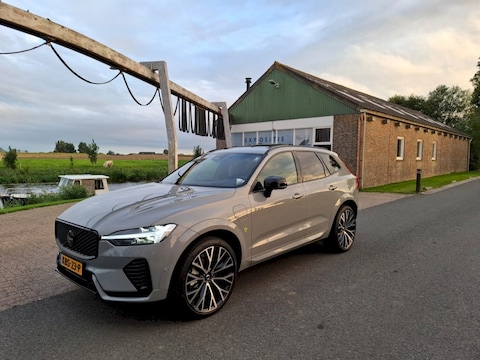 Volvo XC60 T6 Plug-in Hybrid AWD Ultra Black Edition