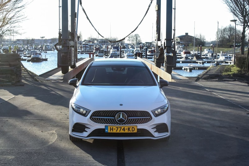 Mercedes-Benz A 180 Business Solution AMG (2020)