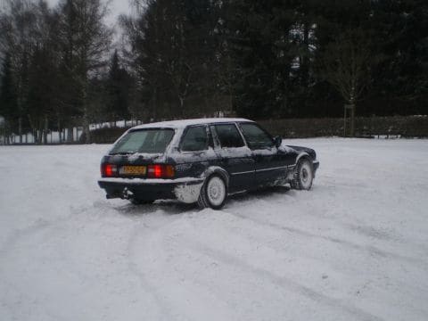 BMW 318i Touring (1990)