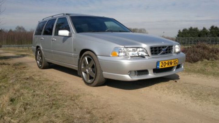 Volvo V70 R AWD