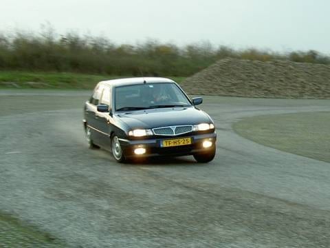 Lancia Delta 1.8 16v VVT LS (1998)