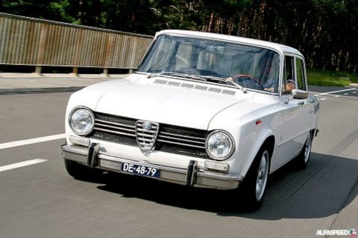 Alfa Romeo Giulia (1972)