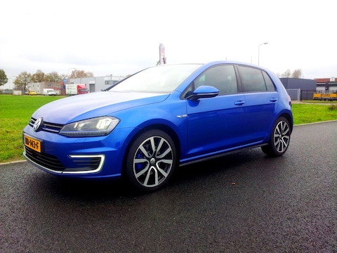 Volkswagen Golf 1.4 TSI GTE (2015)