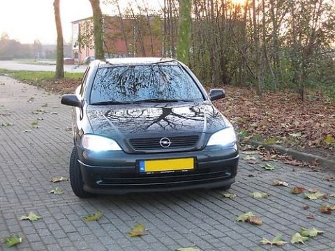 Opel Astra 1.6i Comfort (2001)
