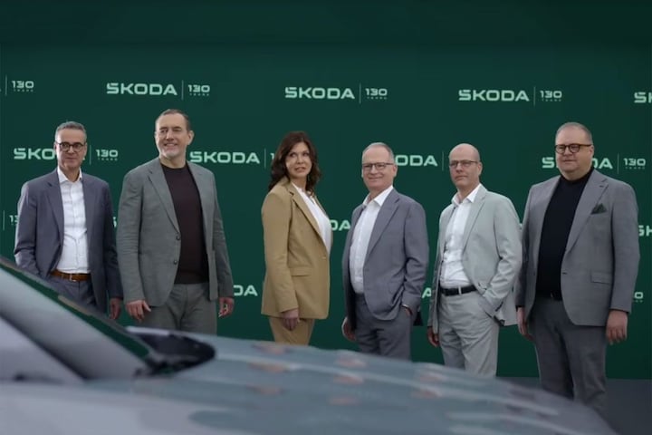 Skoda elektrische zevenzitter teaser Vision 7S